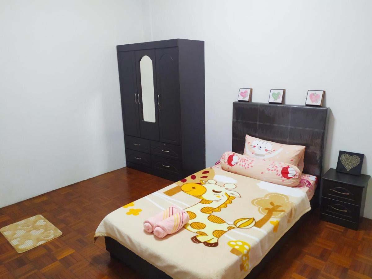 Victoria Homestay Sibu - Next To Shopping Complex & Large Car Park Area With Autogate Esterno foto