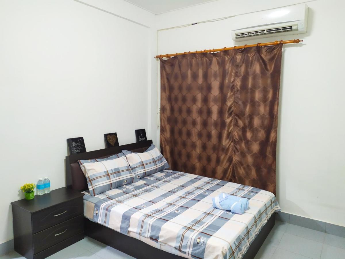 Victoria Homestay Sibu - Next To Shopping Complex & Large Car Park Area With Autogate Esterno foto